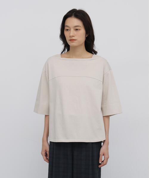 human woman(ヒューマンウーマン)の「バスク天竺ボートネックプルオーバー(Tシャツ/カットソー・レディース・ベージュ/レッド・MEDIUM)」の6枚目の写真