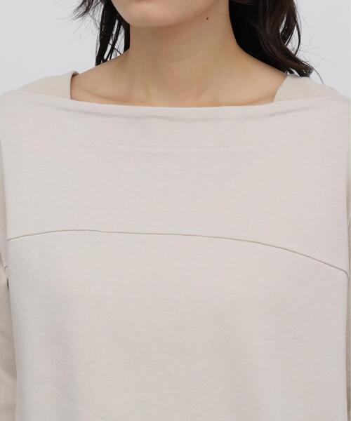 human woman(ヒューマンウーマン)の「バスク天竺ボートネックプルオーバー(Tシャツ/カットソー・レディース・ベージュ/レッド・MEDIUM)」の9枚目の写真