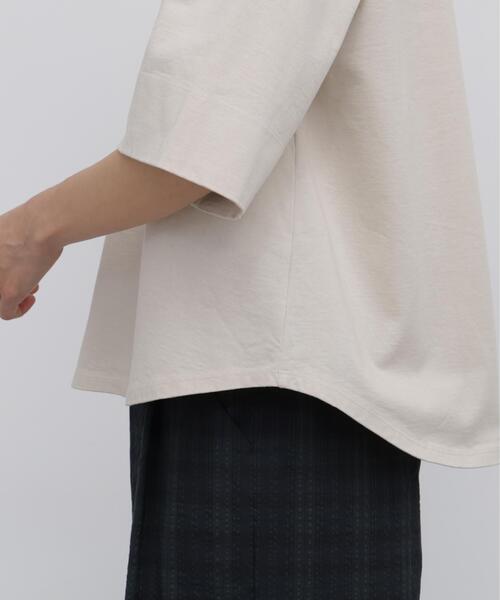 human woman(ヒューマンウーマン)の「バスク天竺ボートネックプルオーバー(Tシャツ/カットソー・レディース・ベージュ/レッド・MEDIUM)」の12枚目の写真