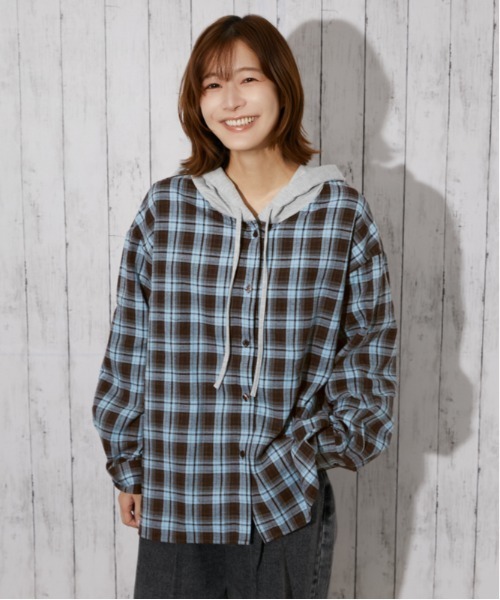 GORGE(ゴージ)の「裏毛フード付き チェック柄シャツ|全3色(シャツ/ブラウス・レディース・モカ/ブラック系/ライトブルー・F)」の16枚目の写真