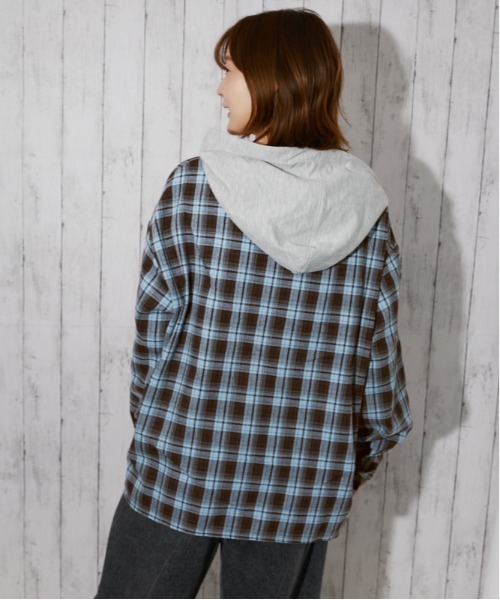 GORGE(ゴージ)の「裏毛フード付き チェック柄シャツ|全3色(シャツ/ブラウス・レディース・モカ/ブラック系/ライトブルー・F)」の18枚目の写真