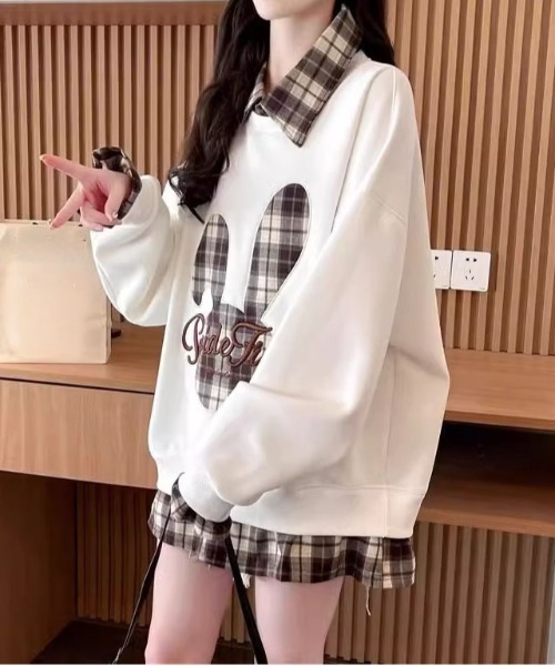 ＆soiree（アンドソワレ）の「チェック切り替えウサギ柄レイヤード風スウェット（スウェット・レディース・グレー/ホワイト/ブラック・LARGE/MEDIUM/X-LARGE）」の4枚目の写真