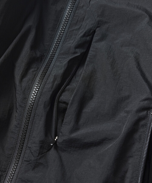 FREAK'S STORE(フリークスストア)の「PRIMALOFT LINER JACKET/プリマロフト ライナージャケット/ノーカラージャケット(ブルゾン・メンズ・ブラック/チャコールグレー/セージグリーン/ネイビー・SMALL/MEDIUM/LARGE)」の19枚目の写真