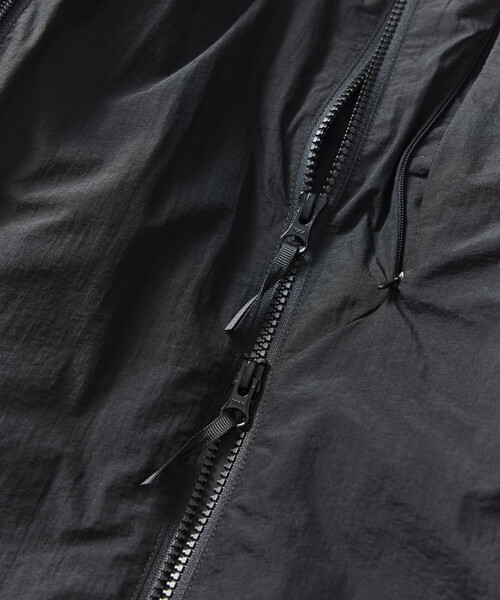FREAK'S STORE(フリークスストア)の「PRIMALOFT LINER JACKET/プリマロフト ライナージャケット/ノーカラージャケット(ブルゾン・メンズ・ブラック/チャコールグレー/セージグリーン/ネイビー・SMALL/MEDIUM/LARGE)」の14枚目の写真