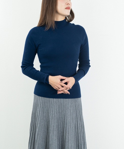 JOCOSA(ジョコサ)の「ウール混 モックネックリブニット(ニット/セーター・レディース・ブラウン/ブラック/ネイビー/ブルー/チャコール/ホワイト/アイボリー・FREE)」の6枚目の写真