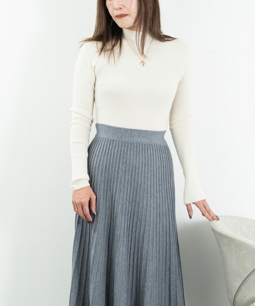 JOCOSA(ジョコサ)の「ウール混 モックネックリブニット(ニット/セーター・レディース・ブラウン/ブラック/ネイビー/ブルー/チャコール/ホワイト/アイボリー・FREE)」の12枚目の写真
