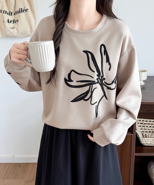 ABITOKYO(アビトーキョー)の「花柄刺繍スウェットプルオーバー(スウェット・レディース・チャコールグレー/ベージュ/ブラック・FREE)」の14枚目の写真