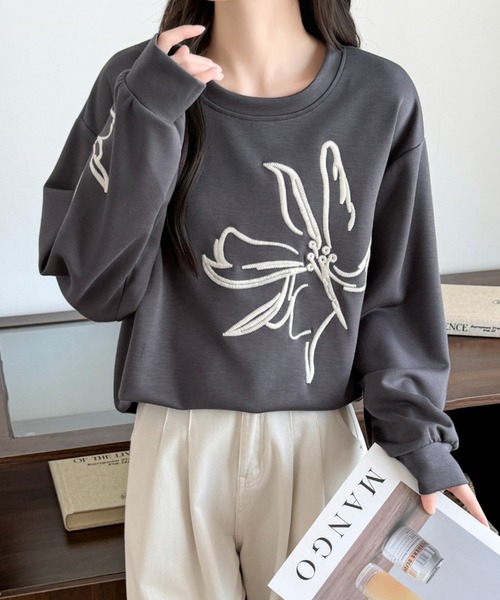 ABITOKYO(アビトーキョー)の「花柄刺繍スウェットプルオーバー(スウェット・レディース・チャコールグレー/ベージュ/ブラック・FREE)」の16枚目の写真