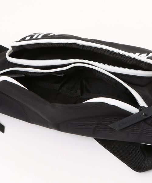 MAKAVELIC(マキャベリック)の「【NO】【MAKAVELIC】CRESCENT WAIST BAG AGILE/ショルダーバック ウエストバック(ボディバッグ/ウエストポーチ・メンズ・ブラック・FREE)」の4枚目の写真