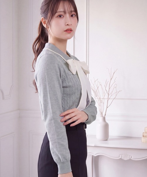 ASTORIA ODIER(アストリアオディール)の「ラメシアーリボンタイケーブルポロニット(ニット/セーター・レディース・ホワイト/ライトグレー/ネイビー/ブラック・MEDIUM/LARGE)」の11枚目の写真