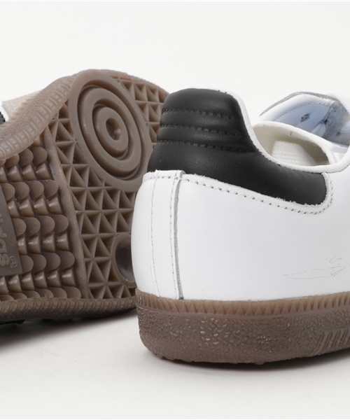 adidas（アディダス）の「オリジナルス サンバ[SAMBA OG]（スニーカー・メンズ・ホワイト×ブラック・27.0cm/29.0cm/23.0cm/25.5cm/25.0cm/26.0cm/22.5cm/23.5cm/26.5cm/28.5cm/28.0cm/27.5cm/22.0cm/24.0cm/24.5cm）」の3枚目の写真