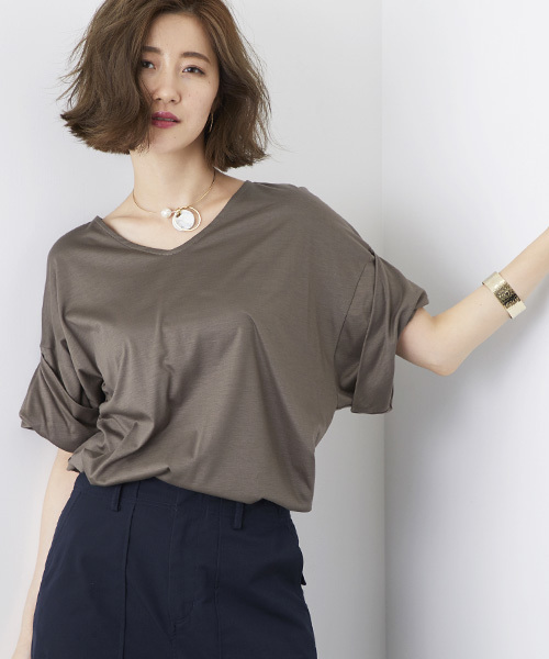 STUDIOUS(ステュディオス)の「袖コンシャスカットソー(Tシャツ/カットソー・レディース・ベージュ/イエロー/オフホワイト/ブラック/ピンク/カーキ/レッド・FREE)」の4枚目の写真