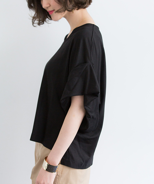 STUDIOUS(ステュディオス)の「袖コンシャスカットソー(Tシャツ/カットソー・レディース・ベージュ/イエロー/オフホワイト/ブラック/ピンク/カーキ/レッド・FREE)」の14枚目の写真