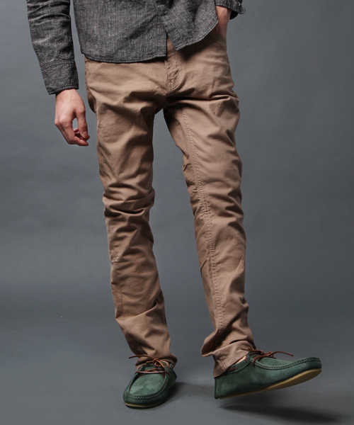 NANO universe（ナノユニバース）の「NUテーパードカラーパンツ　チノ（チノパンツ・メンズ・ホワイト/ブラック/グレー/ベージュ/グリーン/ライトカーキ/ネイビー/ボルドー・36/38/40）」の4枚目の写真