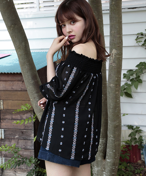 one after another NICE CLAUP（ワンアフターアナザーナイスクラップ）の「カラフル刺繍ブラウス（シャツ/ブラウス・レディース・オフホワイト/ブラック/イエロー・FREE）」の17枚目の写真