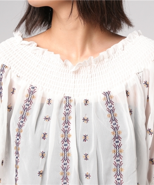 one after another NICE CLAUP（ワンアフターアナザーナイスクラップ）の「カラフル刺繍ブラウス（シャツ/ブラウス・レディース・オフホワイト/ブラック/イエロー・FREE）」の8枚目の写真