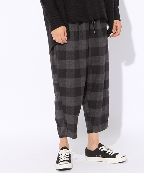 niko and...(ニコアンド)の「TRコクーンシャムパンツ【niko and ...】(その他パンツ・レディース・ブラック/グレー/カーキ/チャコール・4/3)」の4枚目の写真