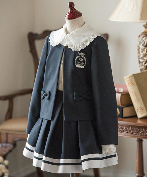 Catherine Cottage（キャサリンコテージ）の「ノーカラーお嬢様アンサンブルスーツセット（セットアップ・キッズ・ホワイト/ネイビー・130LL/110/120/130）」の8枚目の写真