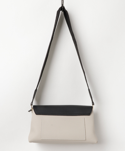 PLAIN CLOTHING（プレーンクロージング）の「バイカラー3wayバッグ（ショルダーバッグ・レディース・カーキ/キャメル/ブラック・FREE）」の9枚目の写真