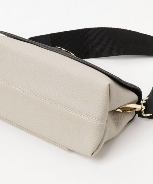 PLAIN CLOTHING（プレーンクロージング）の「バイカラー3wayバッグ（ショルダーバッグ・レディース・カーキ/キャメル/ブラック・FREE）」の5枚目の写真