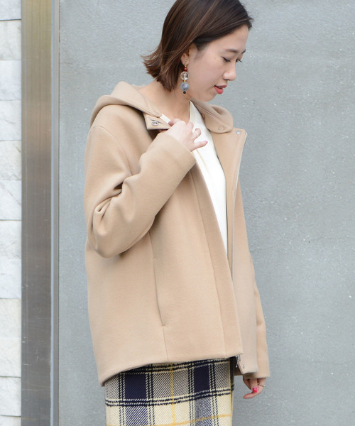 un dix cors（アンディコール）の「コクーンフードショートコート（その他アウター・レディース・ライトグレー/ライトベージュ・ﾌﾘ-）」の2枚目の写真