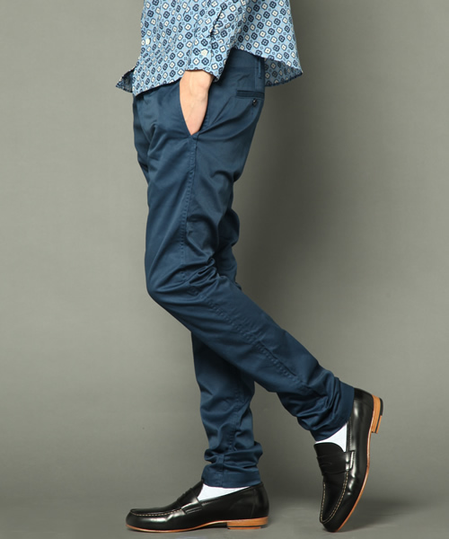 BEAUTY&YOUTH UNITED ARROWS（ビューティーアンドユースユナイテッドアローズ）の「MT∴ TC/ウエポン スキニー ノープリーツパンツ◆（チノパンツ・メンズ・ベージュ/ネイビー/ブラック・SMALL/MEDIUM/LARGE/X-LARGE）」の4枚目の写真