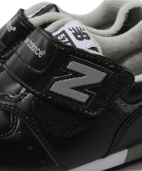 NANO universe（ナノユニバース）の「New Balance(ニューバランス) / Kids レザーベルクロスニーカー（スニーカー・キッズ・ブラック/ホワイト/レッド・12/13/14/15 ）」の8枚目の写真