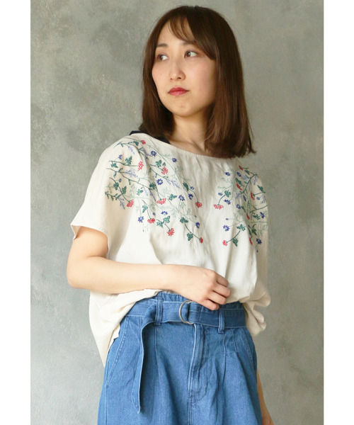 LBC（エルビーシー）の「刺繍ブラウス（シャツ/ブラウス・レディース・ホワイト/オフホワイト・M/L）」の2枚目の写真