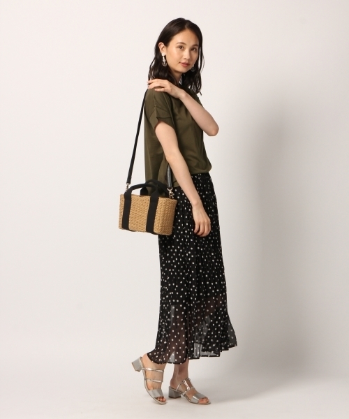 GLOBAL WORK(グローバルワーク)の「シルケットボートネックT半袖/799812(Tシャツ/カットソー・レディース・ホワイト/ブラック/カーキ・MEDIUM/LARGE)」の6枚目の写真