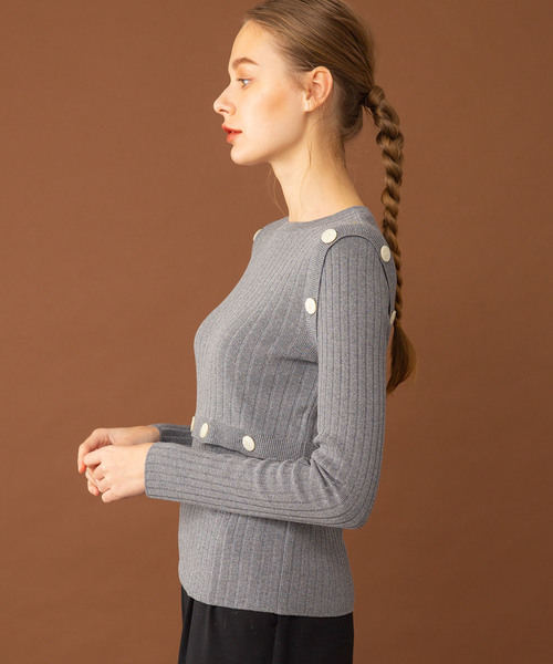 UNITED TOKYO（ユナイテッドトウキョウ）の「チェーンボタンアレンジニット（ニット/セーター・レディース・グレー/ブラック/ベージュ・1）」の8枚目の写真