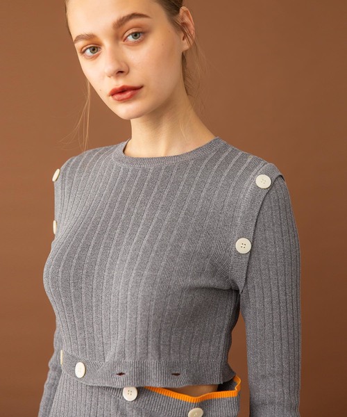 UNITED TOKYO（ユナイテッドトウキョウ）の「チェーンボタンアレンジニット（ニット/セーター・レディース・グレー/ブラック/ベージュ・1）」の11枚目の写真
