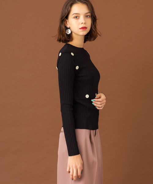 UNITED TOKYO（ユナイテッドトウキョウ）の「チェーンボタンアレンジニット（ニット/セーター・レディース・グレー/ブラック/ベージュ・1）」の18枚目の写真