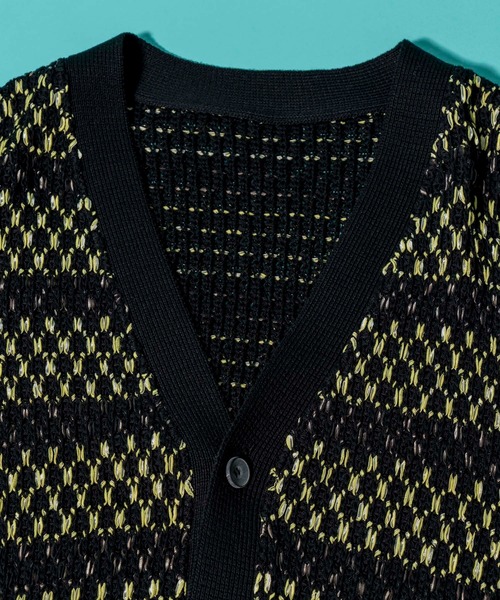 MAISON SPECIAL（メゾンスペシャル）の「タックジャガードボーダーオーバーサイズVネックカーディガン 【MAISON SPECIAL/メゾンスペシャル】（カーディガン/ボレロ・メンズ・ブラック/ネイビー・44/46）」の3枚目の写真