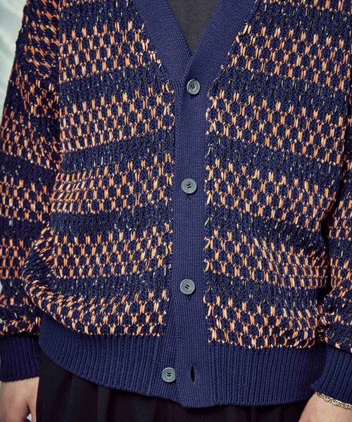 MAISON SPECIAL（メゾンスペシャル）の「タックジャガードボーダーオーバーサイズVネックカーディガン 【MAISON SPECIAL/メゾンスペシャル】（カーディガン/ボレロ・メンズ・ブラック/ネイビー・44/46）」の11枚目の写真