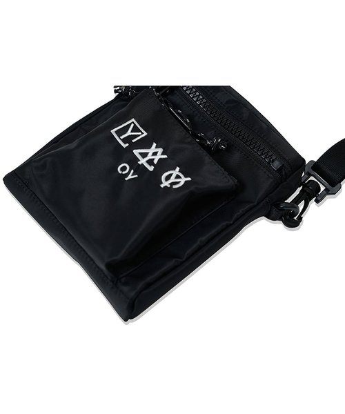 OY(オーワイ)の「3ロゴミニクロスサコッシュバッグ/BAG(ボディバッグ/ウエストポーチ・メンズ・ブラック・FREE)」の11枚目の写真