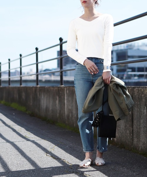 reca（レカ）の「シンプルVネックカットソー（Tシャツ/カットソー・レディース・オフホワイト/ブラック/グレイッシュベージュ/カーキ・M/L）」の18枚目の写真