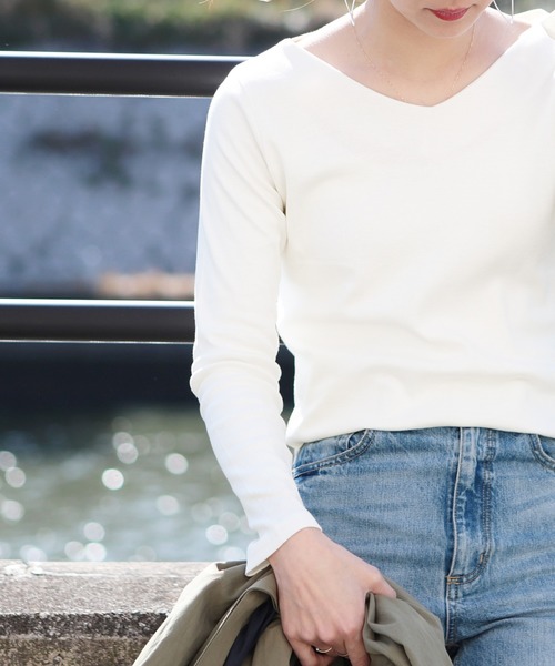 reca（レカ）の「シンプルVネックカットソー（Tシャツ/カットソー・レディース・オフホワイト/ブラック/グレイッシュベージュ/カーキ・M/L）」の20枚目の写真