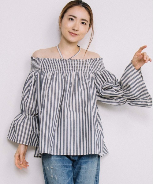Heve カットオフショルダーブラウス ダークネイビー Heve カットオフショルダーブラウス ダークネイビー