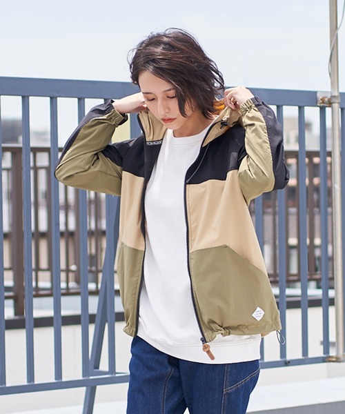 POWER TO THE PEOPLE（パワートゥーザピープル）の「【POWER TO THE PEOPLE】パッカブル ムービングストレッチ 配色切替マウンテンパーカー（マウンテンパーカー・メンズ・ベージュ/マルチ/ブラック/レッド/ブラウン・L/M/S/LL）」の4枚目の写真