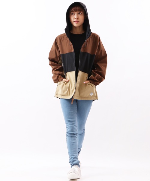 POWER TO THE PEOPLE（パワートゥーザピープル）の「【POWER TO THE PEOPLE】パッカブル ムービングストレッチ 配色切替マウンテンパーカー（マウンテンパーカー・メンズ・ベージュ/マルチ/ブラック/レッド/ブラウン・L/M/S/LL）」の17枚目の写真