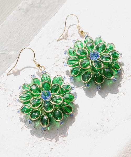 チャイハネ(チャイハネ)の「【チャイハネ】ガラスビーズピアス(ピアス(両耳用)・レディース・ブラック/ブルー/グリーン/ライトブルー/オレンジ/レッド/ホワイト・FREE)」の1枚目の写真