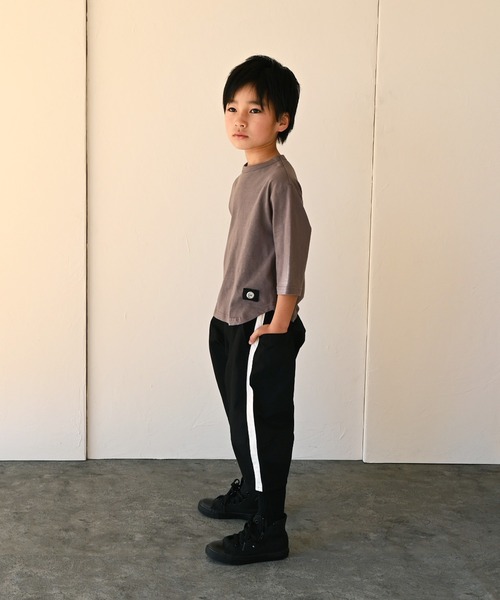 ZERO standerd（ゼロスタンダード）の「ゼロスタンダード ビッグロングTシャツ（Tシャツ/カットソー・キッズ・ピンク/ブラック/チャコールグレー/ブラウン/サンドベージュ・100cm/130cm/95cm/150cm/80ｃｍ/110cm/140cm/90cm/160cm/120cm）」の14枚目の写真