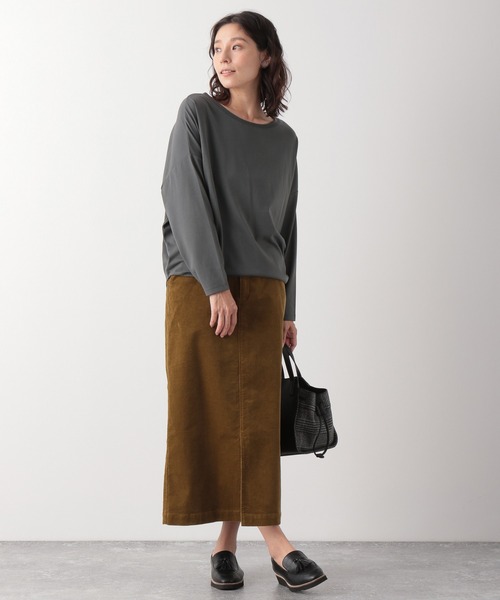 LEPSIM(レプシィム)の「ワイドドレープロンT 895814(Tシャツ/カットソー・レディース・チャコールグレー/オフホワイト/オリーブ/モカ・FREE)」の6枚目の写真
