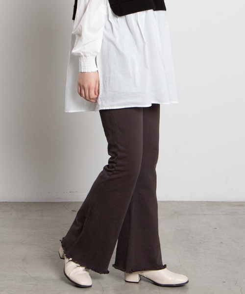 WEGO(ウィゴー)の「WEGO/ダメージフレアパンツ(スラックス・レディース・スミクロ・FREE)」の1枚目の写真