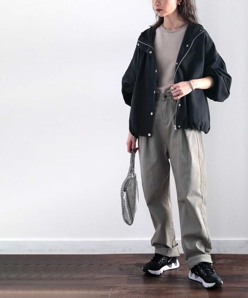 classicalelf(クラシカルエルフ)の「ぽってり袖の愛されシルエット。春まで使えるミドル丈ボリュームスリーブマウンテンパーカー(マウンテンパーカー・レディース・ブラック/ベージュ/カーキ/ピンク/キャメル/グリーン・MEDIUM/LARGE/X-LARGE)」の14枚目の写真