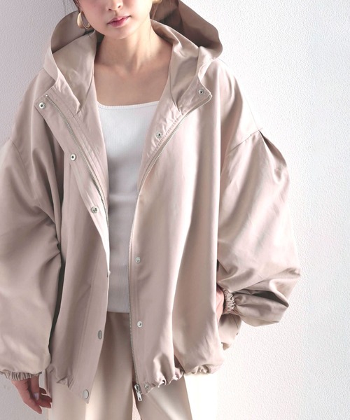classicalelf(クラシカルエルフ)の「ぽってり袖の愛されシルエット。春まで使えるミドル丈ボリュームスリーブマウンテンパーカー(マウンテンパーカー・レディース・ブラック/ベージュ/カーキ/ピンク/キャメル/グリーン・MEDIUM/LARGE/X-LARGE)」の10枚目の写真