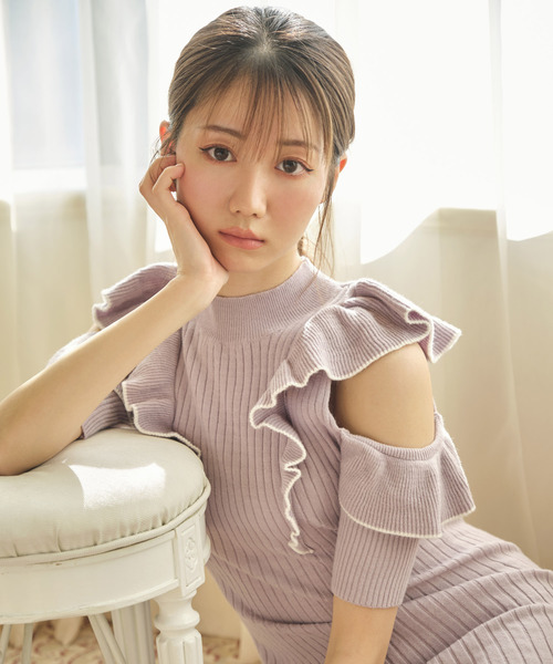 ★boohoo★ テクスチャード ドビー フリル ティー ワンピース TITTY&CO.(ティティーアンドコー)の「オープンショルダー