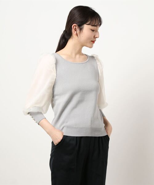 Allamanda(アラマンダ)の「袖オーガンジー7分袖ニット(ニット/セーター・レディース・アイボリー/ブラック×ホワイト/サックスブルー・M)」の3枚目の写真