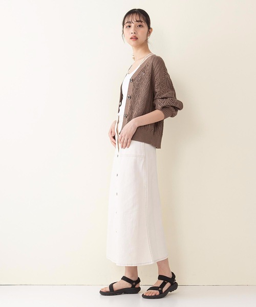 INNOCENT BLUE（イノセントブルー）の「【innocent blue/イノセントブルー】透かし柄  かぎ針編　Ｖネックカーデガン　ボリュームスリーブ　ドロップショルダー（カーディガン/ボレロ・レディース・ブルー/ライトグリーン/アイボリー/ブラック/ライトブラウン/ライトベージュ・MEDIUM）」の21枚目の写真