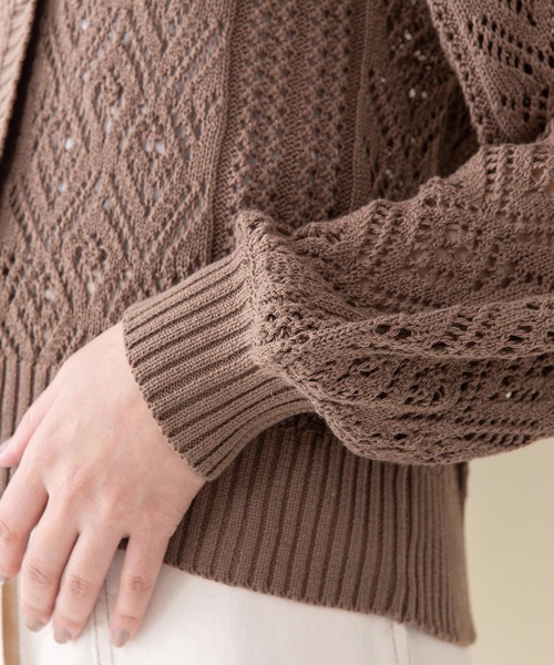 INNOCENT BLUE（イノセントブルー）の「【innocent blue/イノセントブルー】透かし柄  かぎ針編　Ｖネックカーデガン　ボリュームスリーブ　ドロップショルダー（カーディガン/ボレロ・レディース・ブルー/ライトグリーン/アイボリー/ブラック/ライトブラウン/ライトベージュ・MEDIUM）」の12枚目の写真